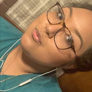 Meet your Posher, Juana